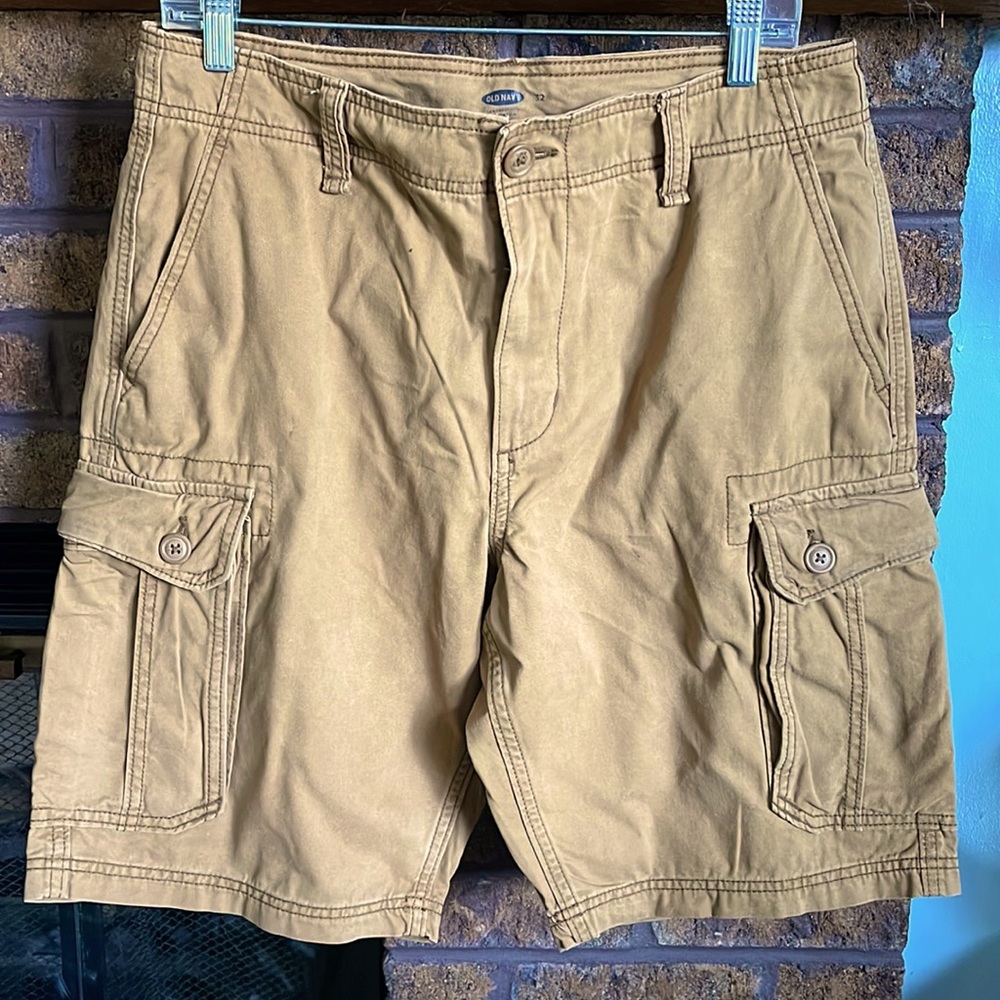 Old Navy tan cargo shorts